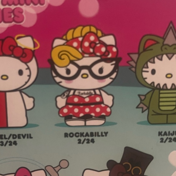 Hello Kitty® Rockabilly Time to Shine Mini Figure Blind Box Kidrobot Sanrio - Picture 2 of 4